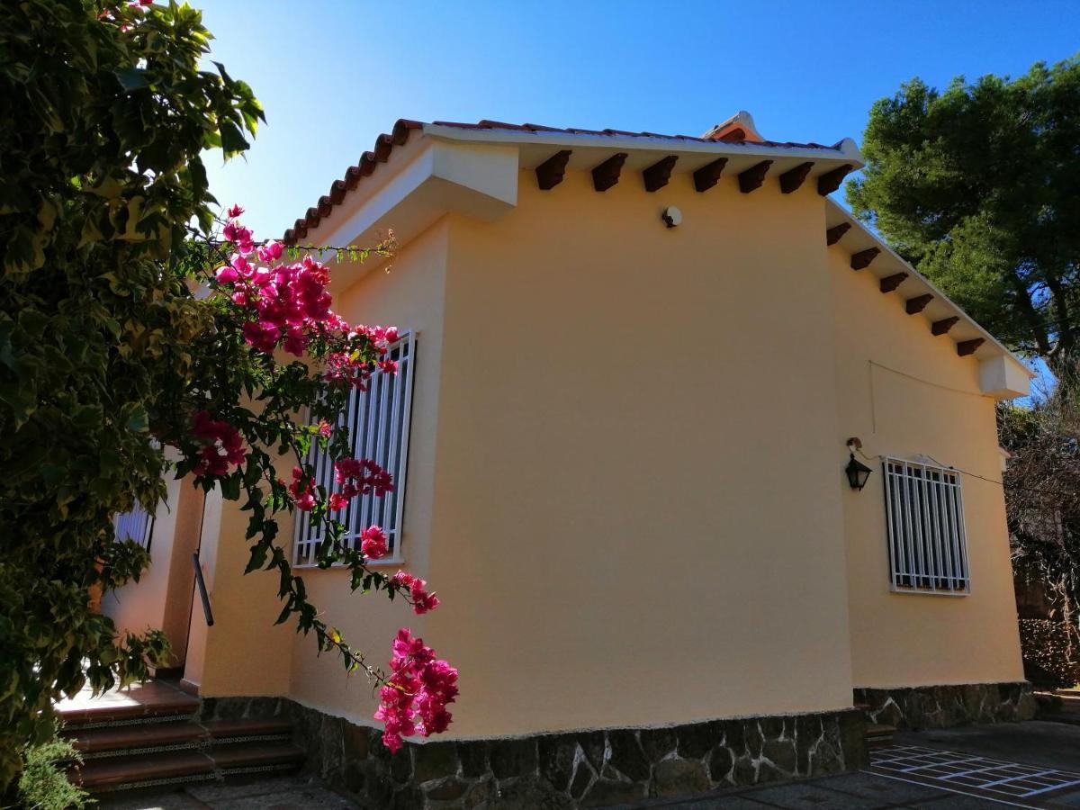 Chalet Montprats, Serra Esterno foto